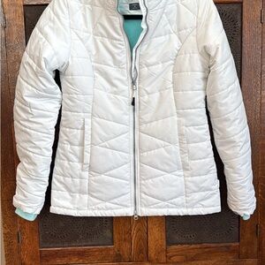 Magellan Outdoors Women's White Puffer Jacket